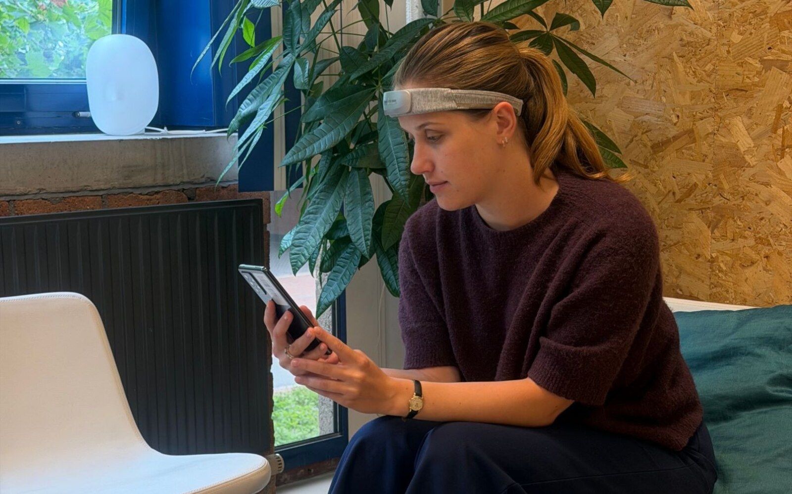 A participant recording with NeuroJournal at home